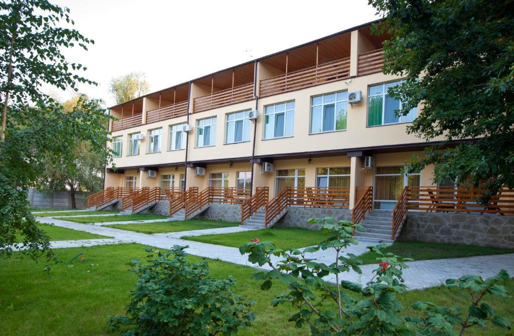 Safari Hotel Harkiv Exterior foto