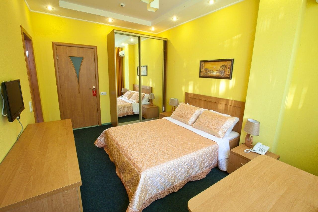Safari Hotel Harkiv Exterior foto