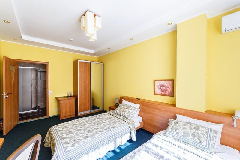 Safari Hotel Harkiv Exterior foto